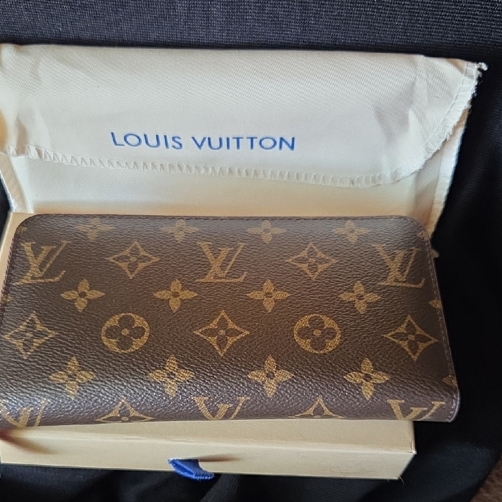 Louis Vuitton Tan Wallet - Picture 3 of 11